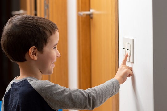 best electricity providers ohio 2026 - Ohio resident comparing energy plans